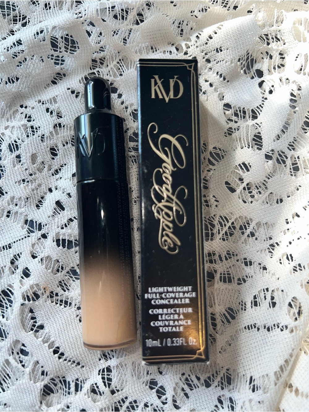 Kat Von D Lightweight Full Coverage Concealer -Light 105- New in box